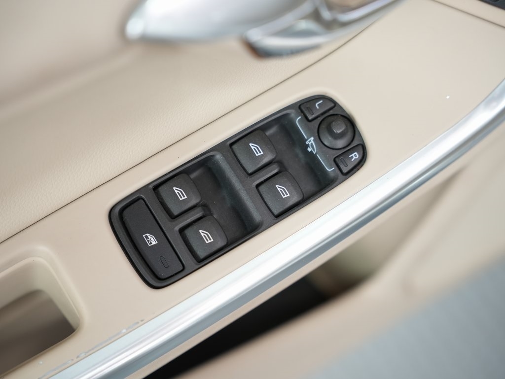 Volvo S60 2015.5 4dr Sdn T5 Drive-E Platinum FWD 2015