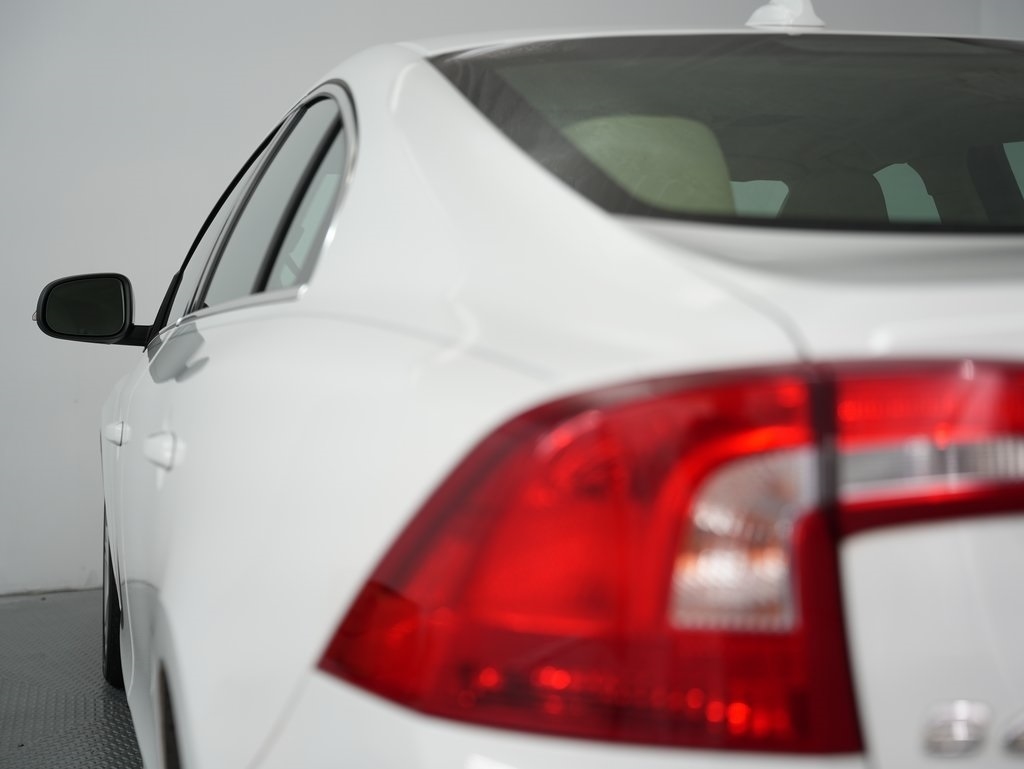 Volvo S60 2015.5 4dr Sdn T5 Drive-E Platinum FWD 2015