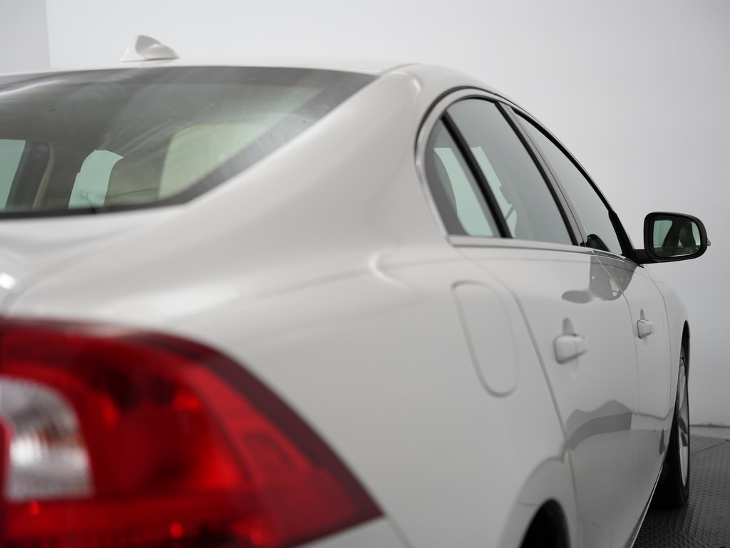 Volvo S60 2015.5 4dr Sdn T5 Drive-E Platinum FWD 2015