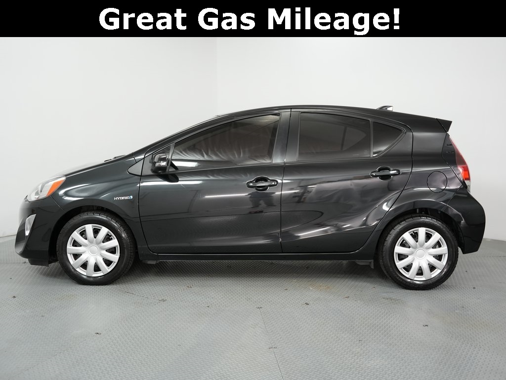 Toyota Prius c 5dr HB Three (Natl) 2015