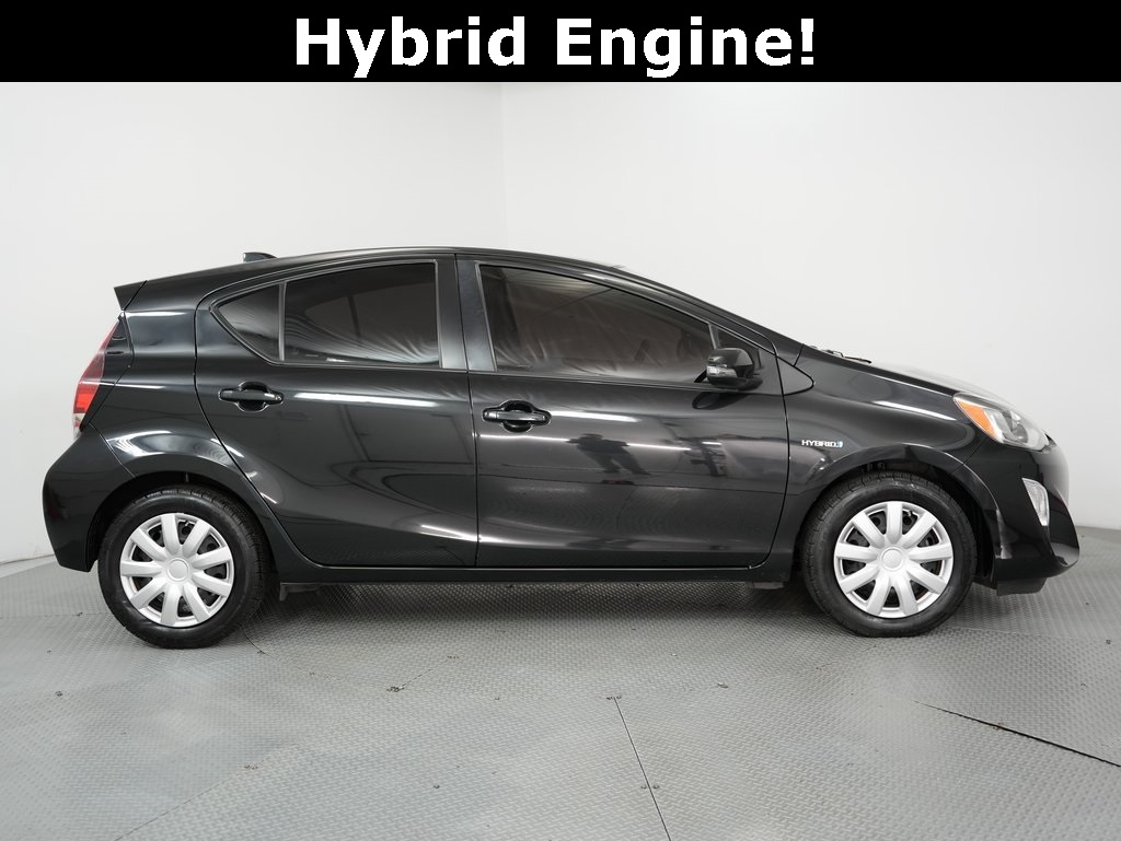 Toyota Prius c 5dr HB Three (Natl) 2015
