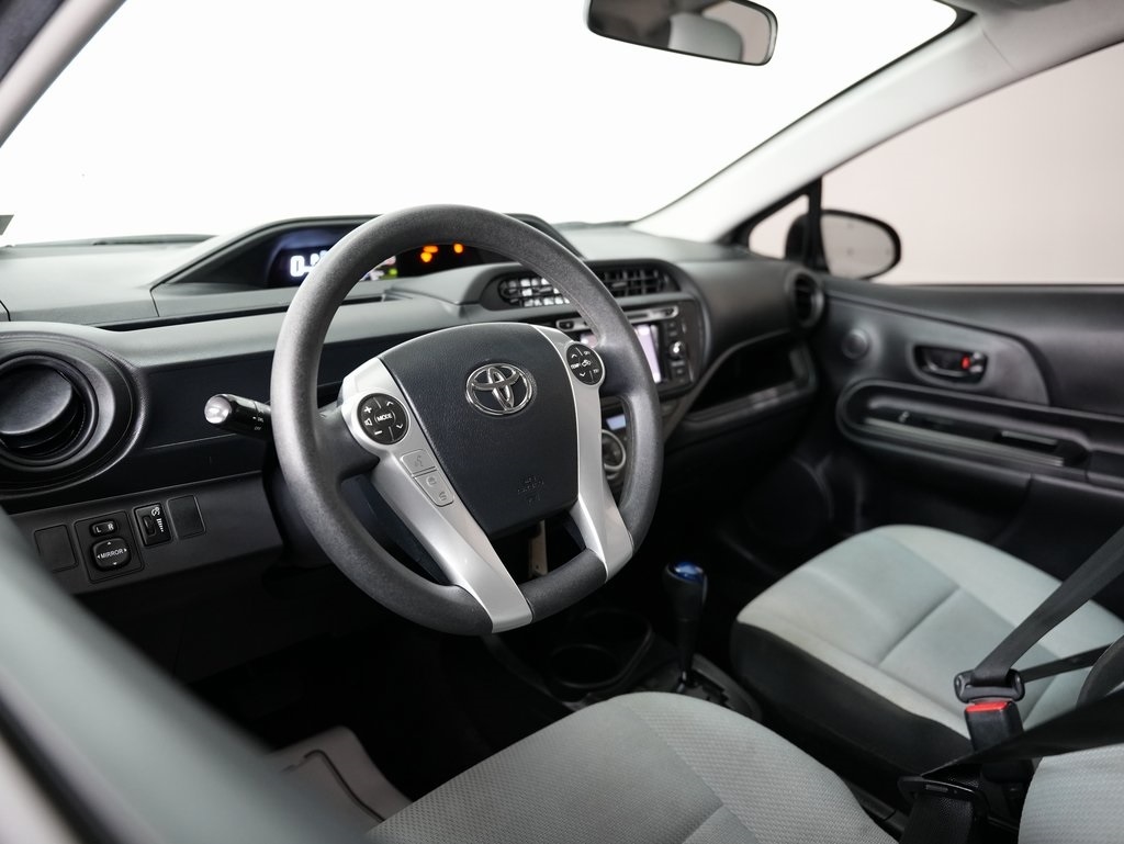 Toyota Prius c 5dr HB Three (Natl) 2015