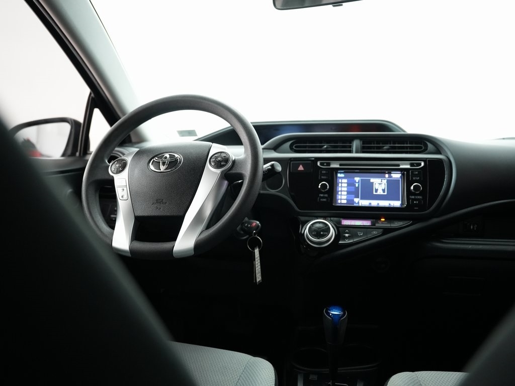 Toyota Prius c 5dr HB Three (Natl) 2015