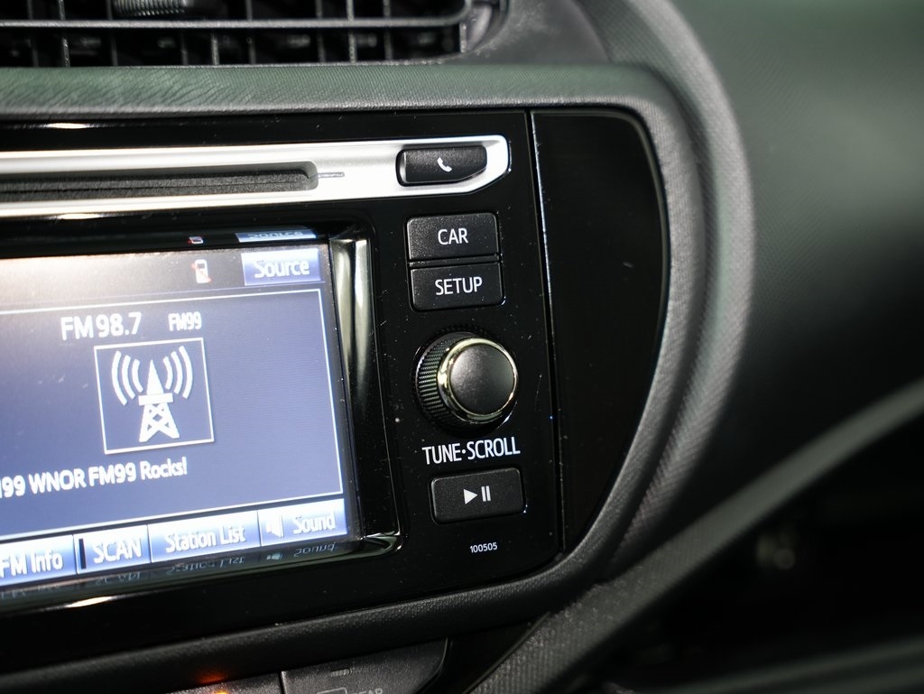 Toyota Prius c 5dr HB Three (Natl) 2015