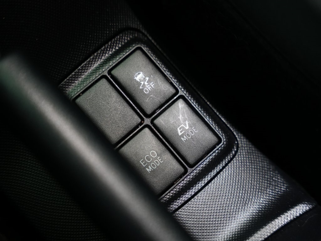 Toyota Prius c 5dr HB Three (Natl) 2015