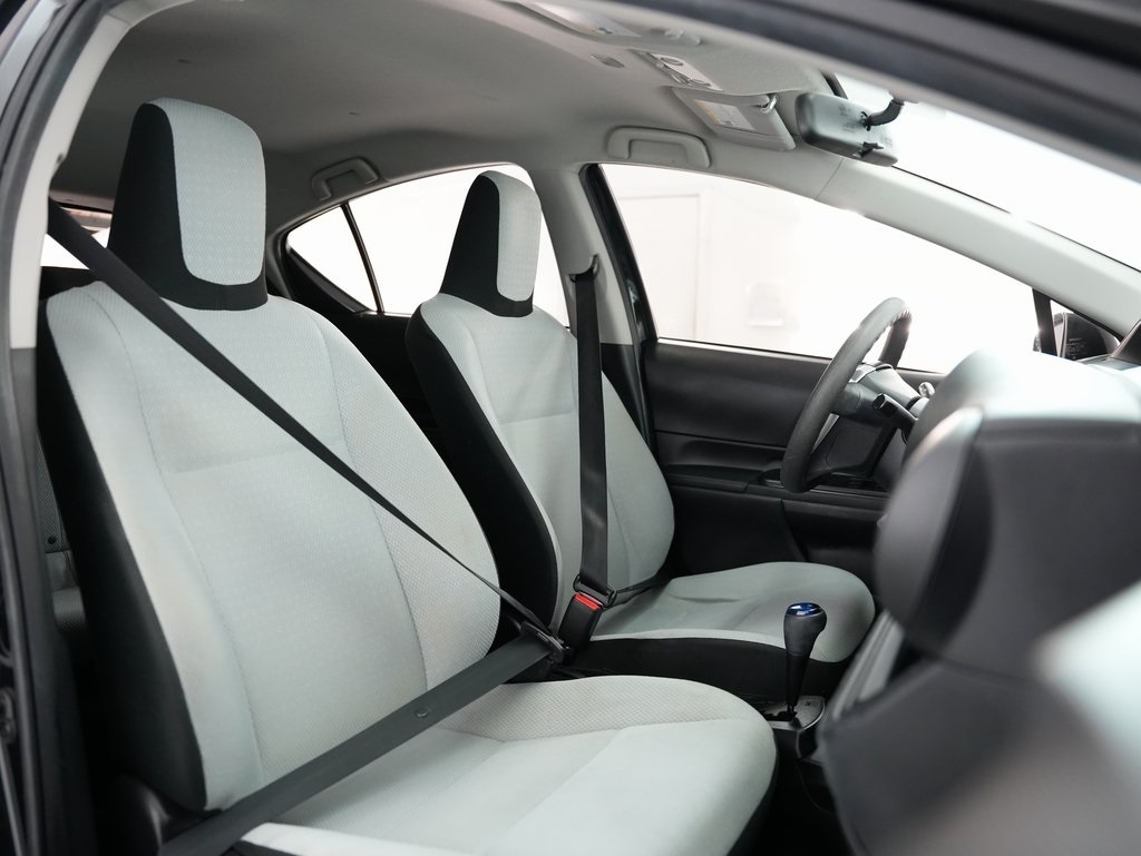 Toyota Prius c 5dr HB Three (Natl) 2015