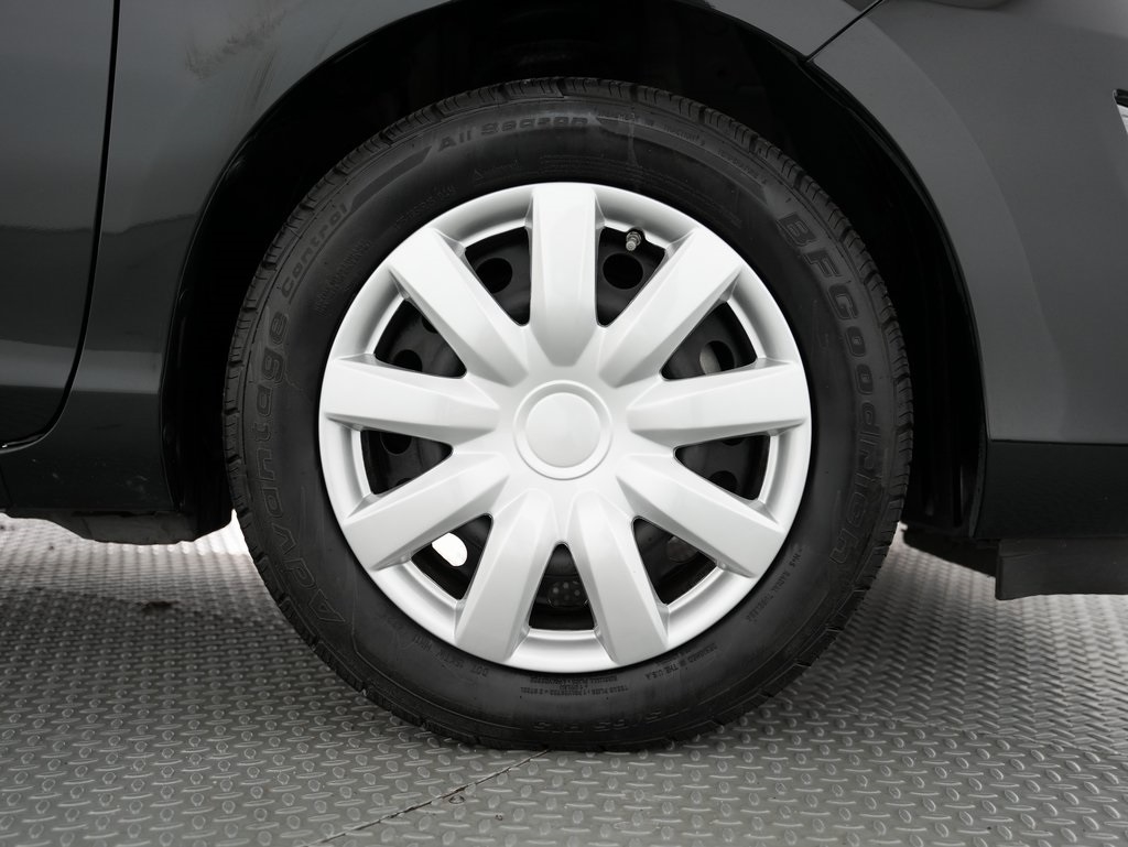 Toyota Prius c 5dr HB Three (Natl) 2015