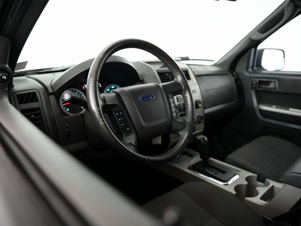 Ford Escape FWD 4dr XLT 2010