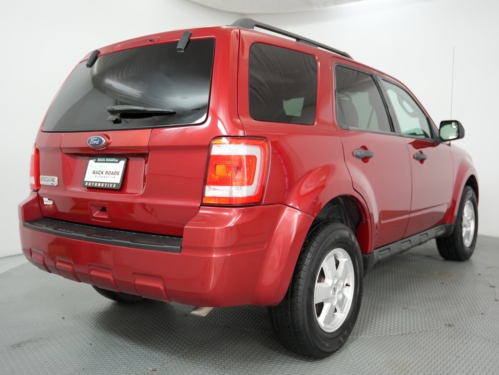 Ford Escape FWD 4dr XLT 2010