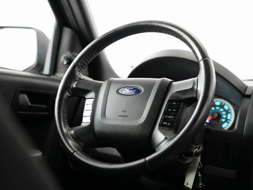 Ford Escape FWD 4dr XLT 2010