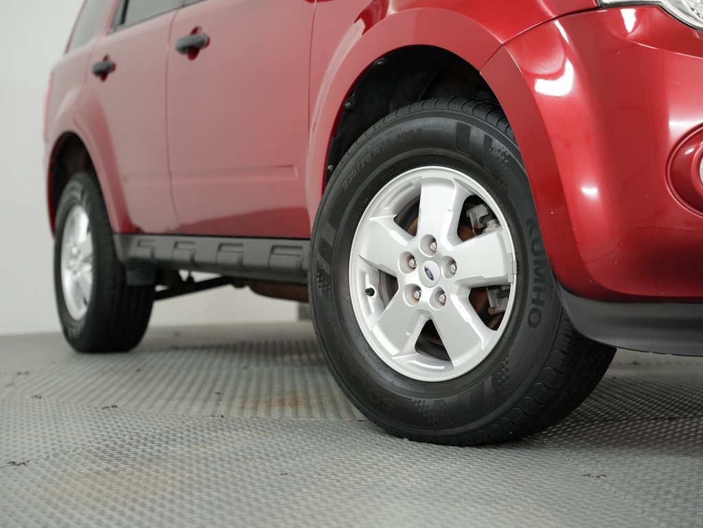 Ford Escape FWD 4dr XLT 2010