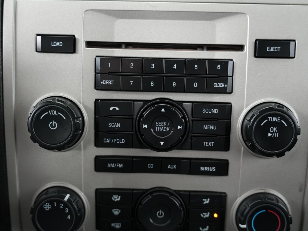 Ford Escape FWD 4dr XLT 2010