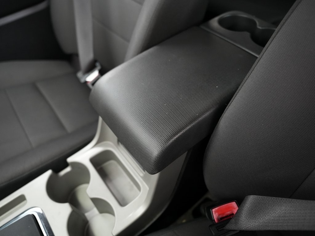 Ford Escape FWD 4dr XLT 2010