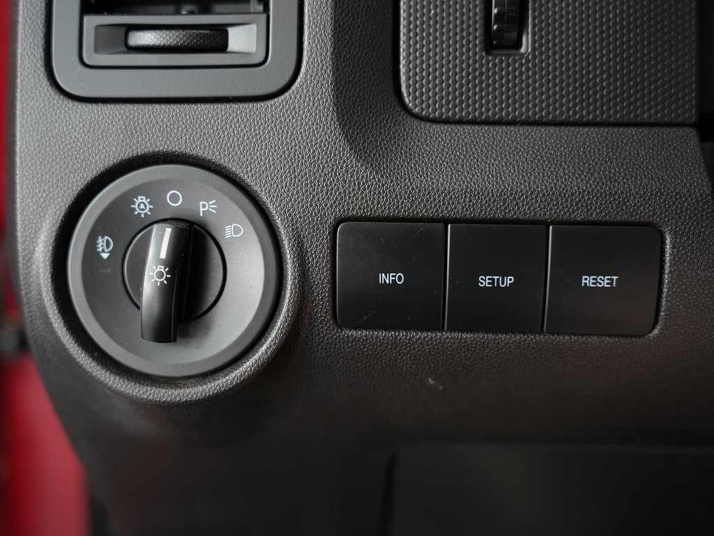 Ford Escape FWD 4dr XLT 2010