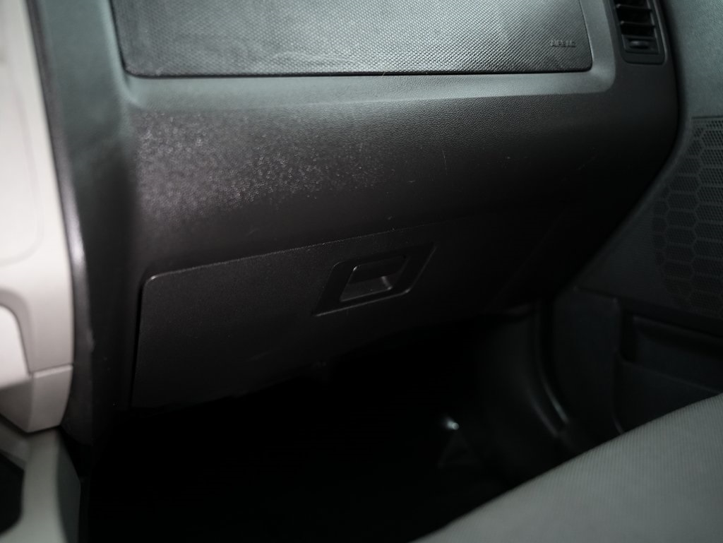 Ford Escape FWD 4dr XLT 2010