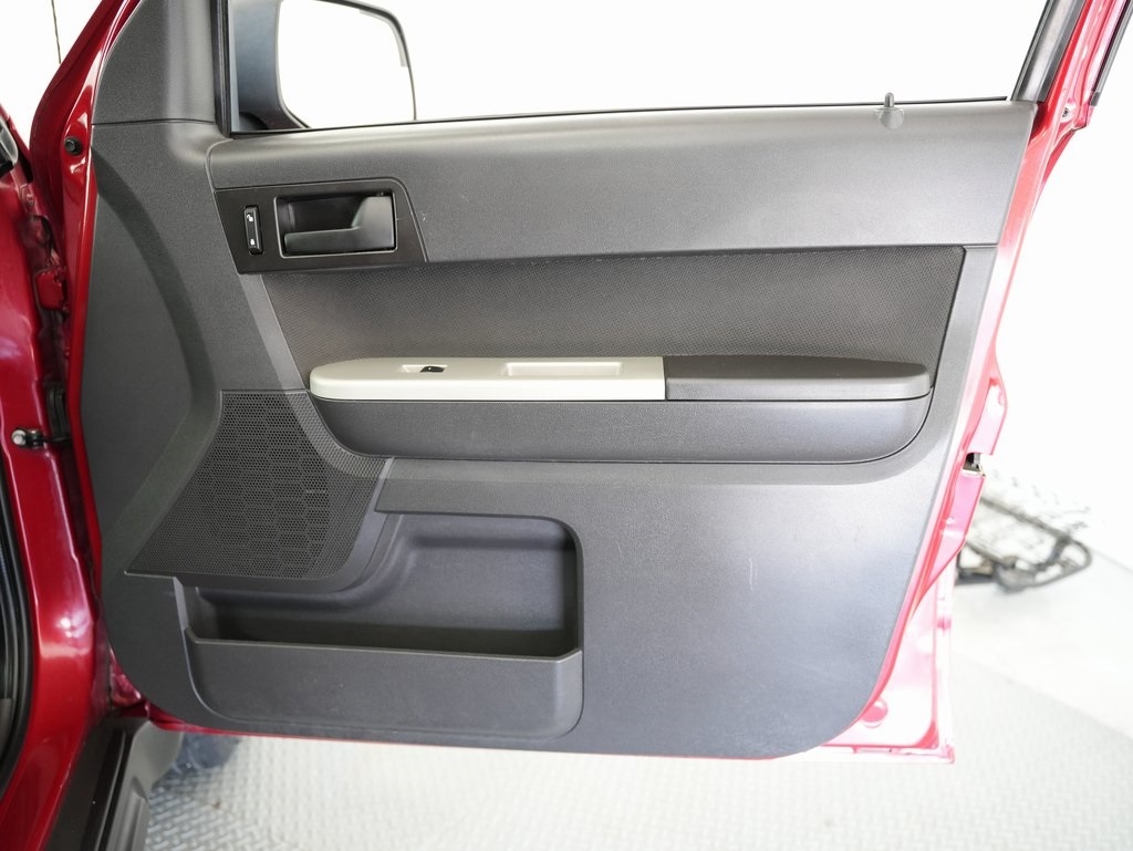 Ford Escape FWD 4dr XLT 2010