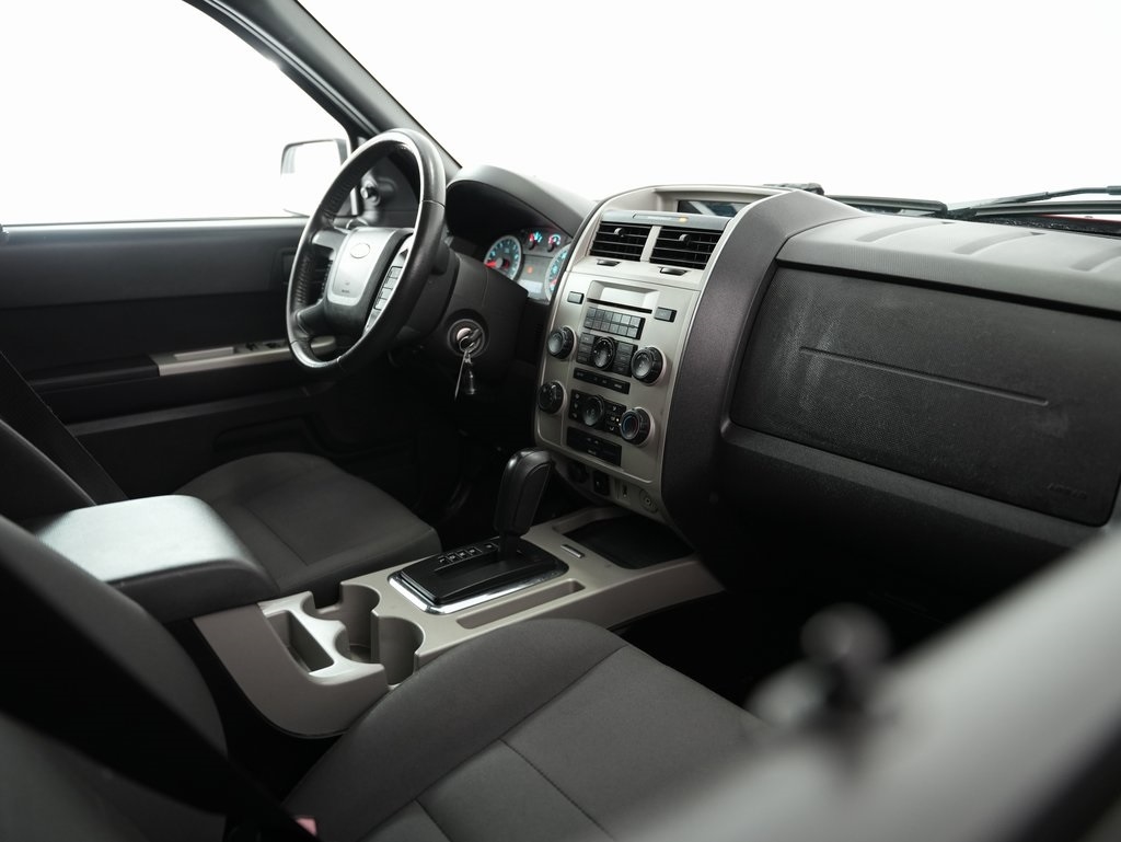 Ford Escape FWD 4dr XLT 2010