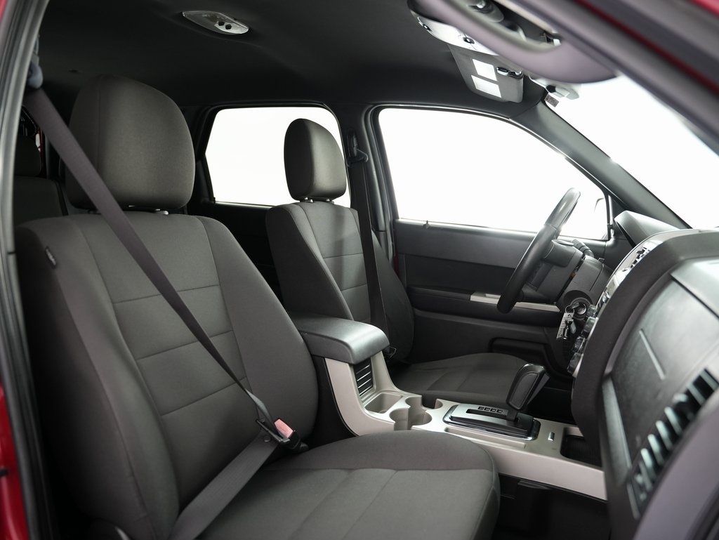 Ford Escape FWD 4dr XLT 2010