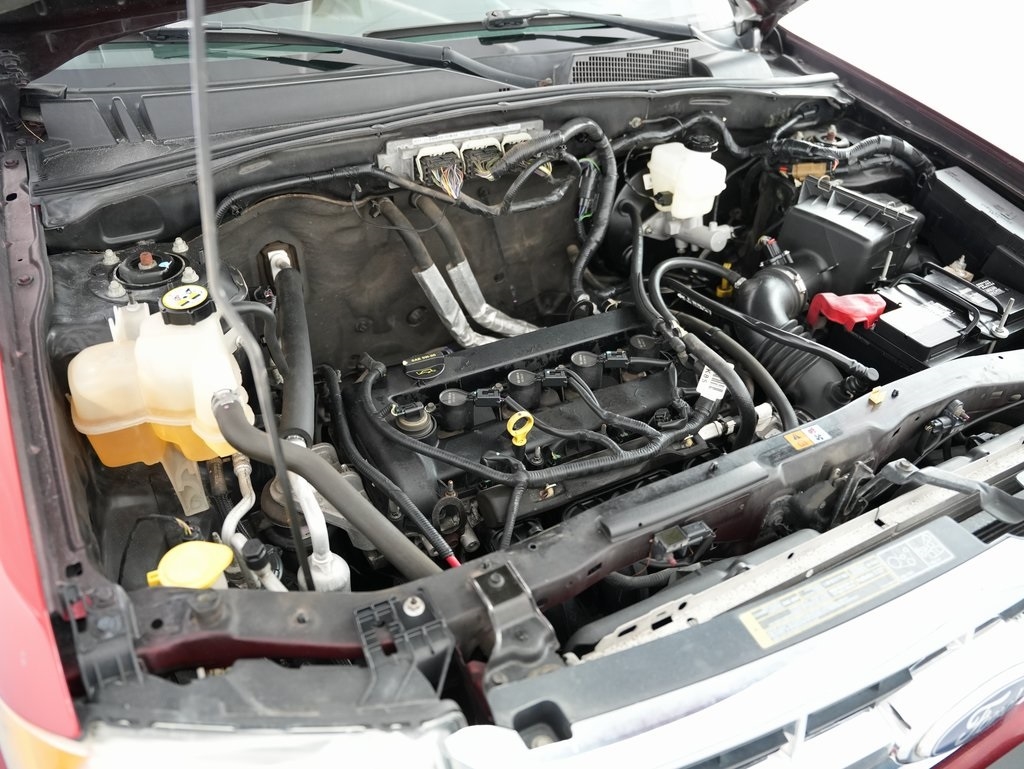 Ford Escape FWD 4dr XLT 2010