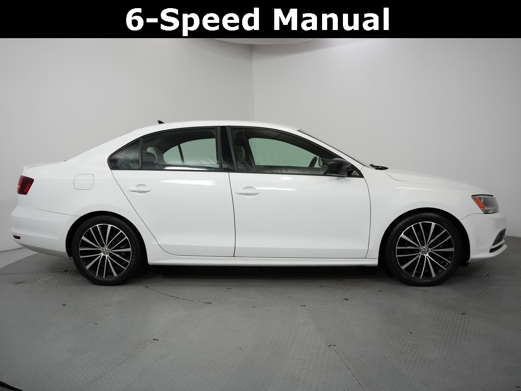 Volkswagen Jetta Sedan 4dr Man 1.8T Sport PZEV 2016