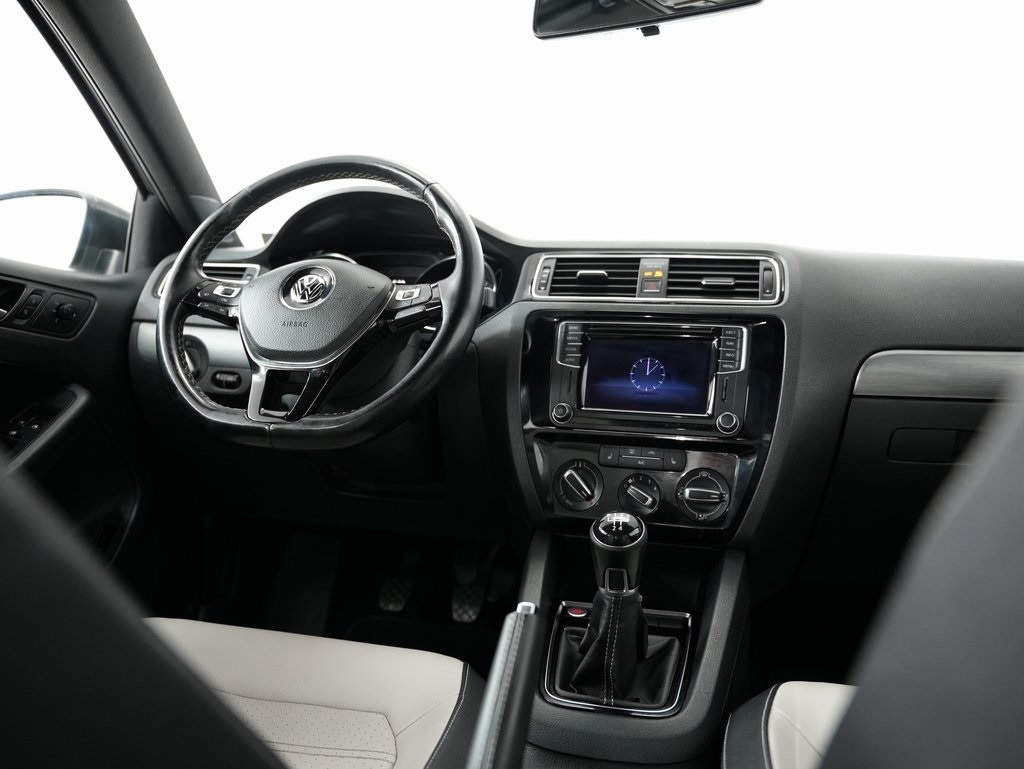 Volkswagen Jetta Sedan 4dr Man 1.8T Sport PZEV 2016