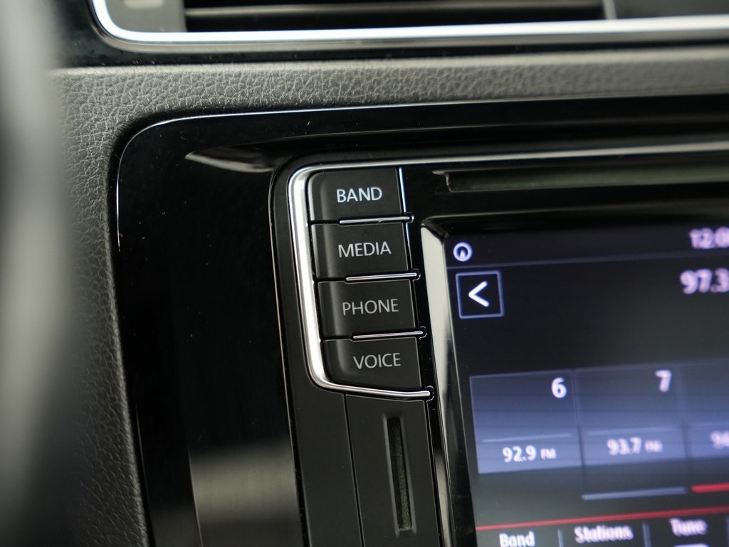 Volkswagen Jetta Sedan 4dr Man 1.8T Sport PZEV 2016