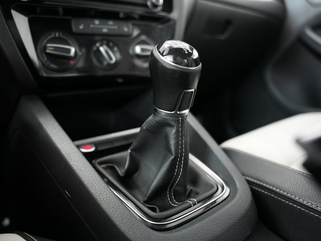 Volkswagen Jetta Sedan 4dr Man 1.8T Sport PZEV 2016