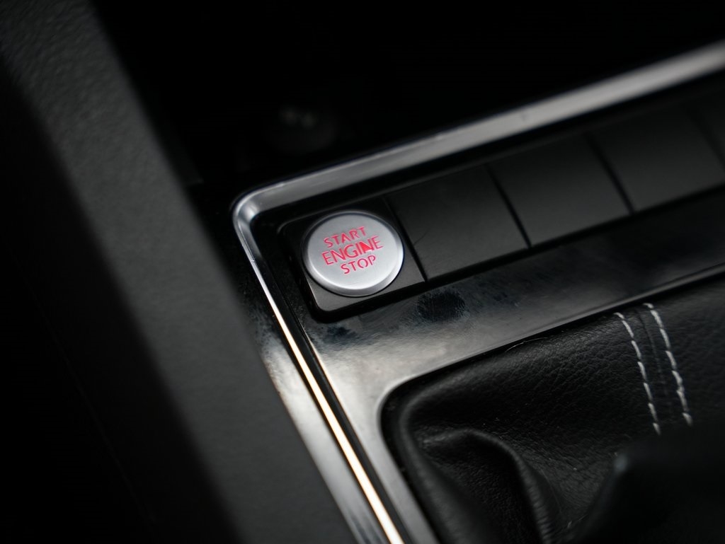 Volkswagen Jetta Sedan 4dr Man 1.8T Sport PZEV 2016