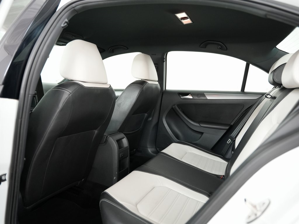 Volkswagen Jetta Sedan 4dr Man 1.8T Sport PZEV 2016