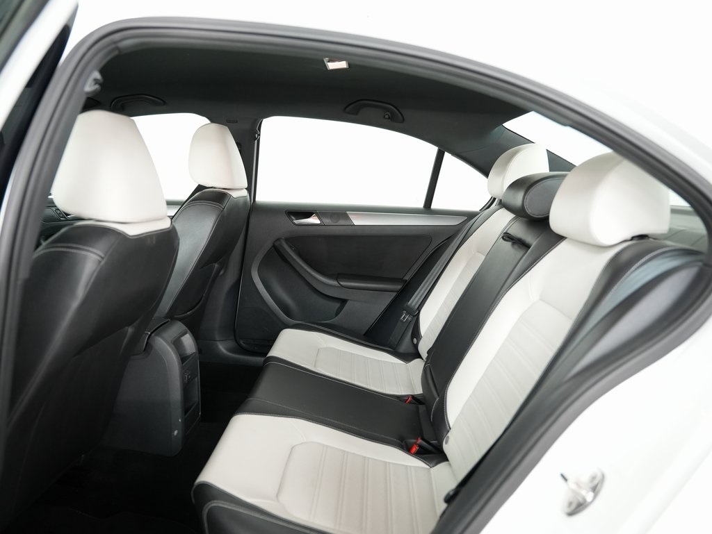 Volkswagen Jetta Sedan 4dr Man 1.8T Sport PZEV 2016