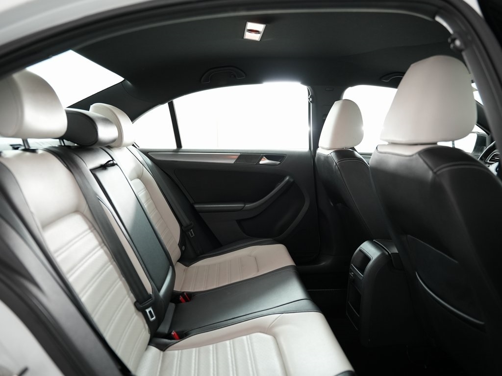 Volkswagen Jetta Sedan 4dr Man 1.8T Sport PZEV 2016