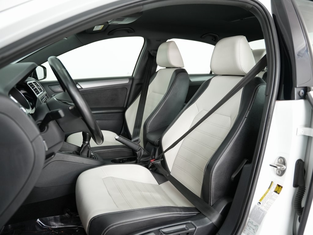 Volkswagen Jetta Sedan 4dr Man 1.8T Sport PZEV 2016