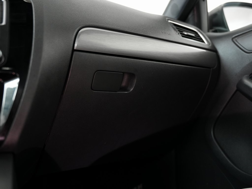 Volkswagen Jetta Sedan 4dr Man 1.8T Sport PZEV 2016