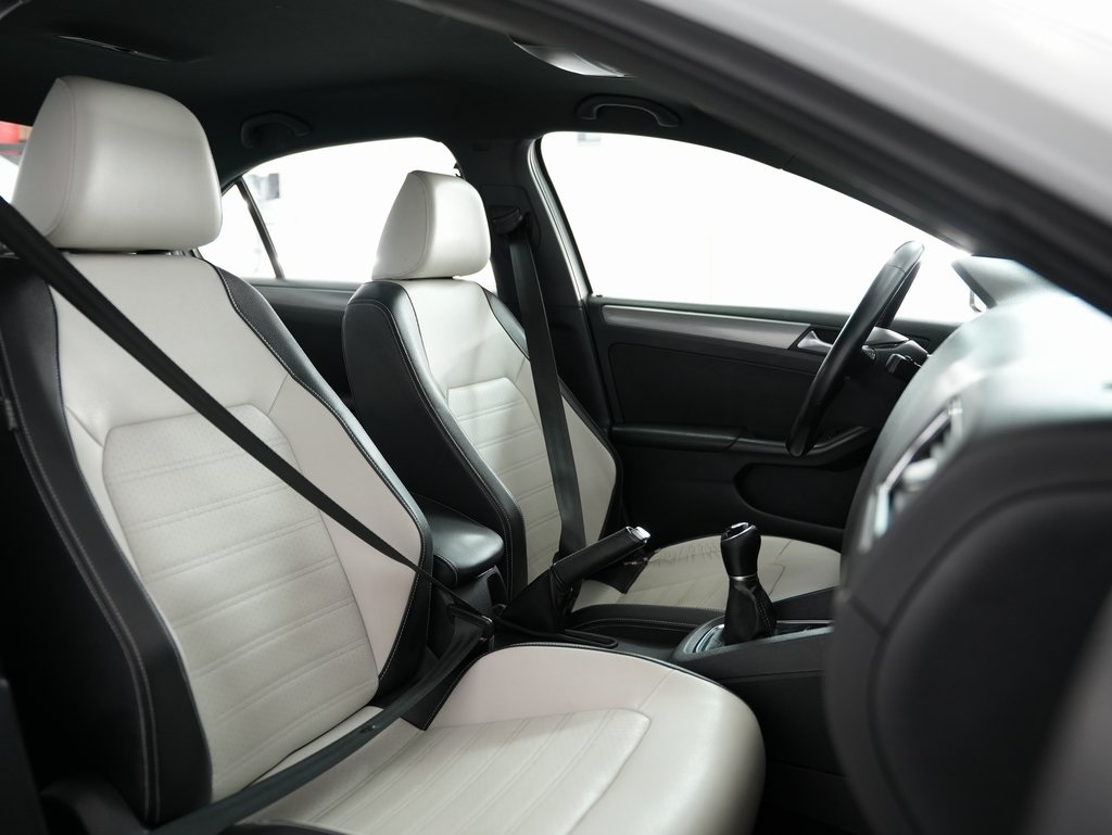 Volkswagen Jetta Sedan 4dr Man 1.8T Sport PZEV 2016