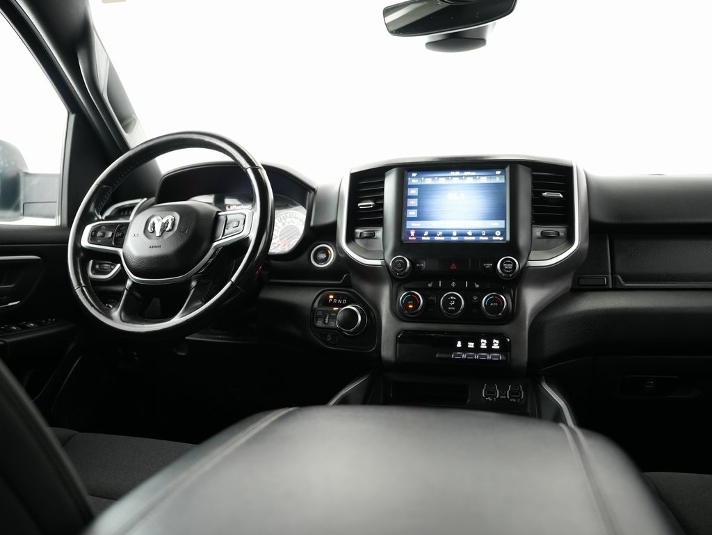 RAM 1500 Big Horn 4x4 Crew Cab 5'7" Box 2021