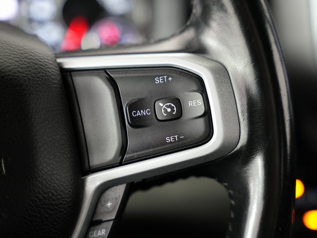 RAM 1500 Big Horn 4x4 Crew Cab 5'7" Box 2021