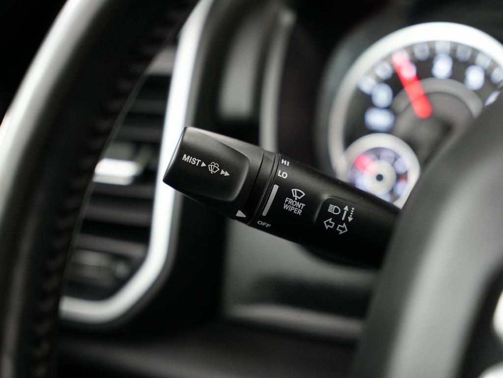 RAM 1500 Big Horn 4x4 Crew Cab 5'7" Box 2021