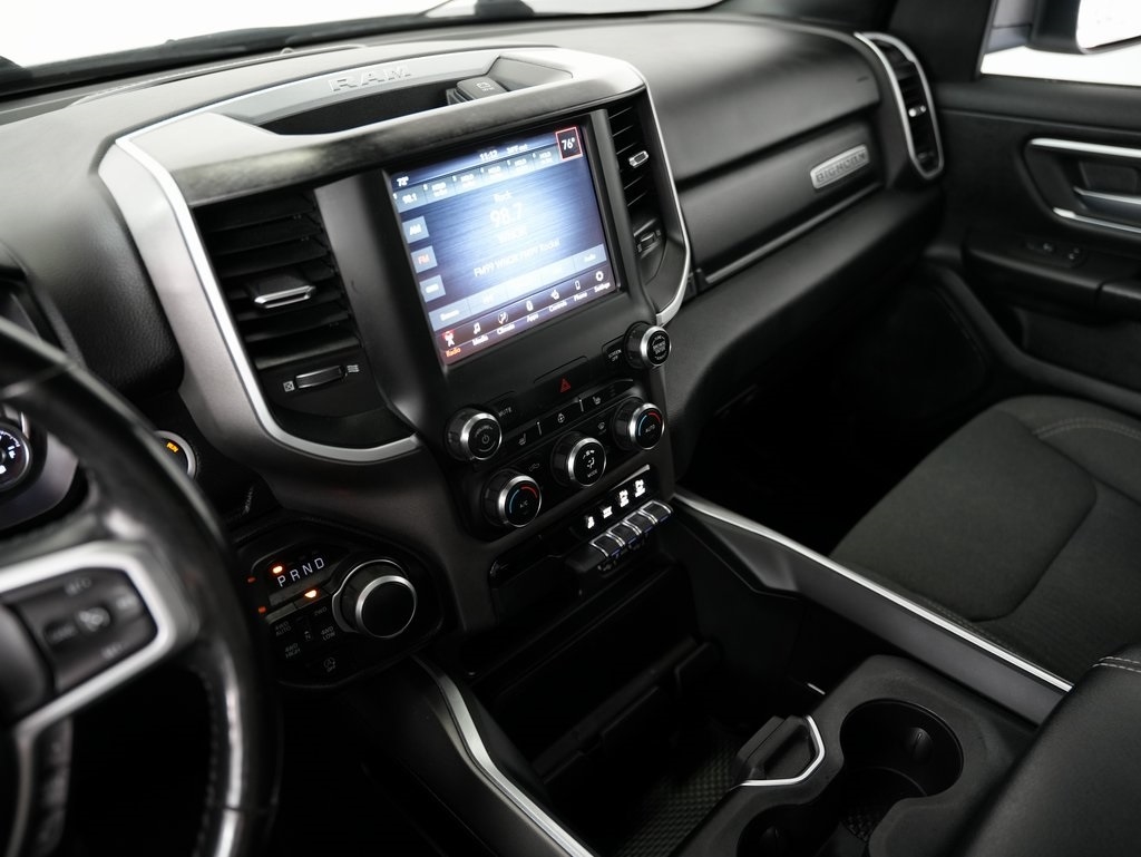 RAM 1500 Big Horn 4x4 Crew Cab 5'7" Box 2021