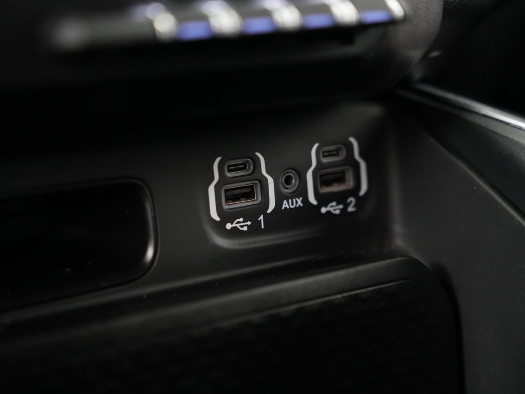 RAM 1500 Big Horn 4x4 Crew Cab 5'7" Box 2021