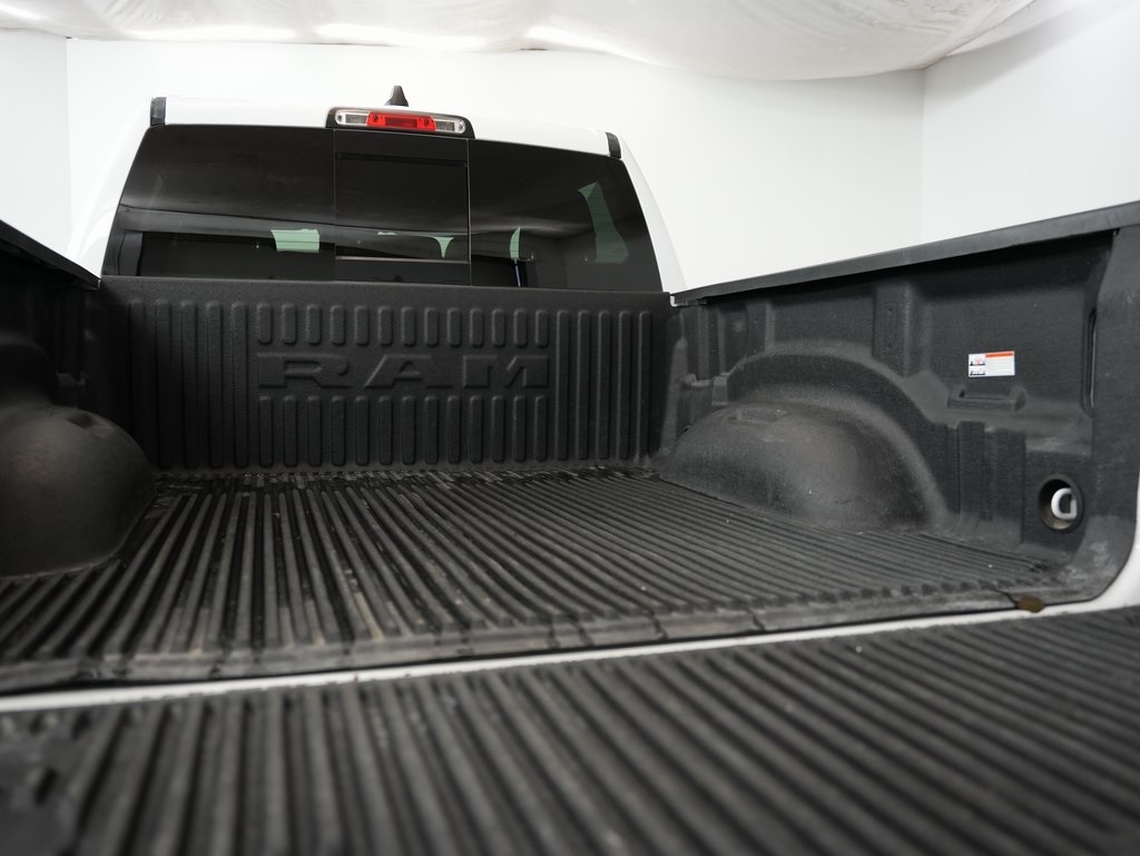 RAM 1500 Big Horn 4x4 Crew Cab 5'7" Box 2021