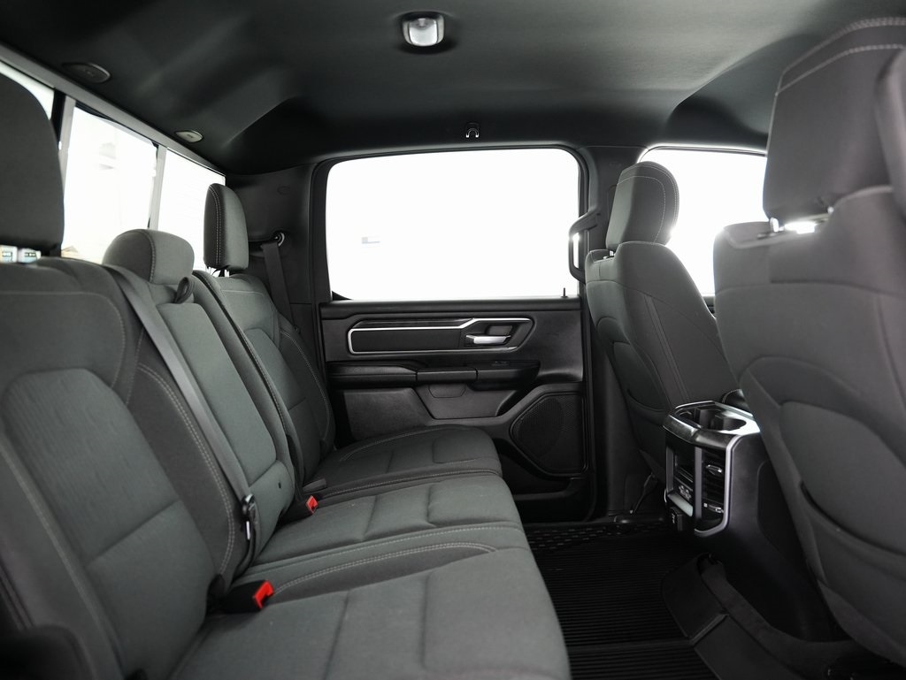 RAM 1500 Big Horn 4x4 Crew Cab 5'7" Box 2021