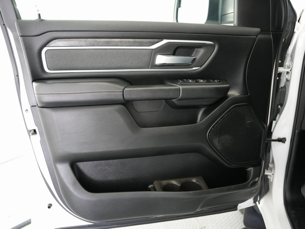 RAM 1500 Big Horn 4x4 Crew Cab 5'7" Box 2021