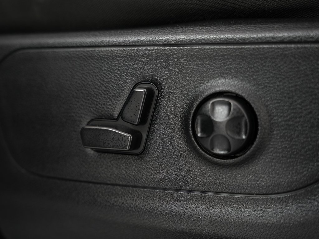 RAM 1500 Big Horn 4x4 Crew Cab 5'7" Box 2021