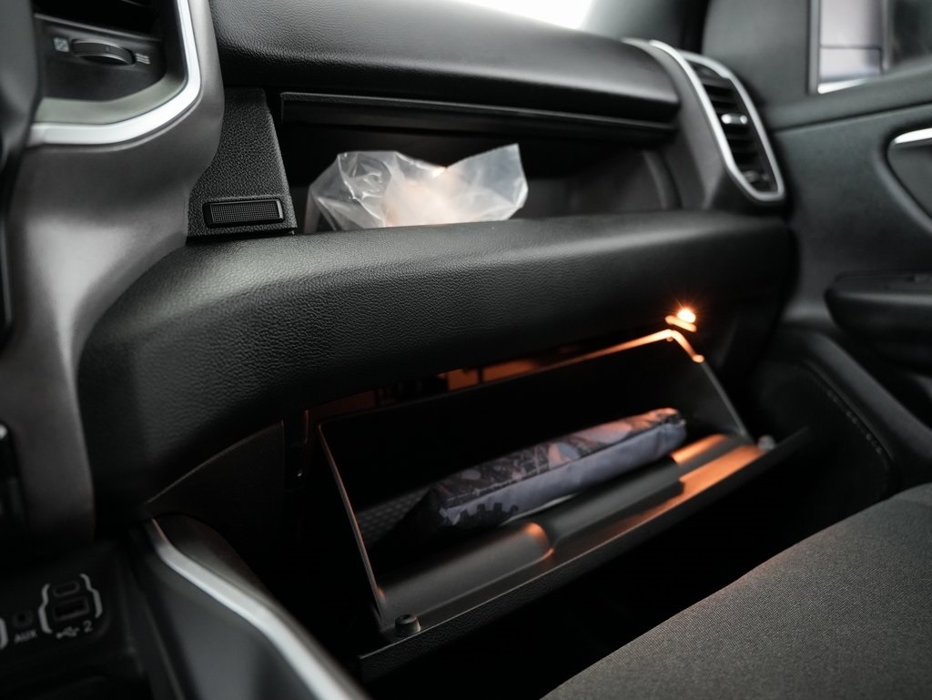 RAM 1500 Big Horn 4x4 Crew Cab 5'7" Box 2021