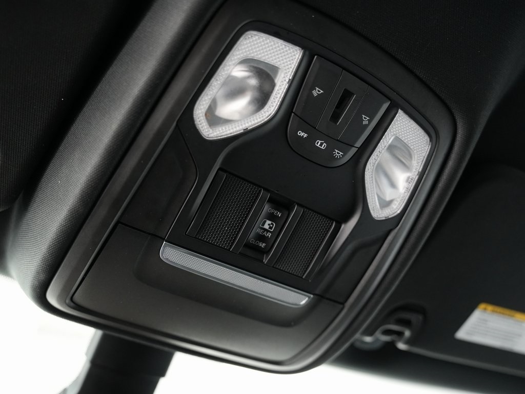 RAM 1500 Big Horn 4x4 Crew Cab 5'7" Box 2021