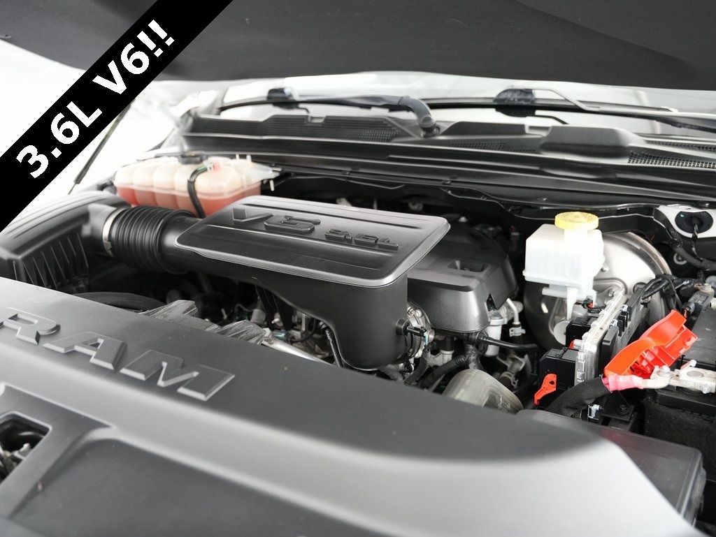 RAM 1500 Big Horn 4x4 Crew Cab 5'7" Box 2021