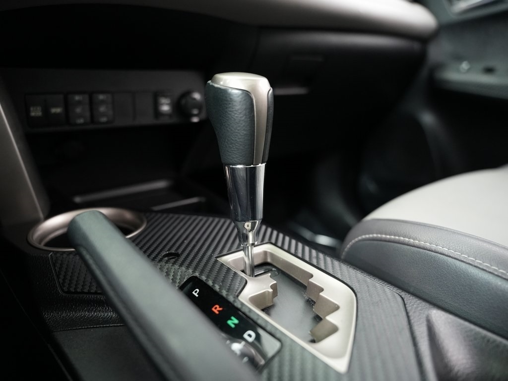 Toyota RAV4 FWD 4dr Limited (Natl) 2015