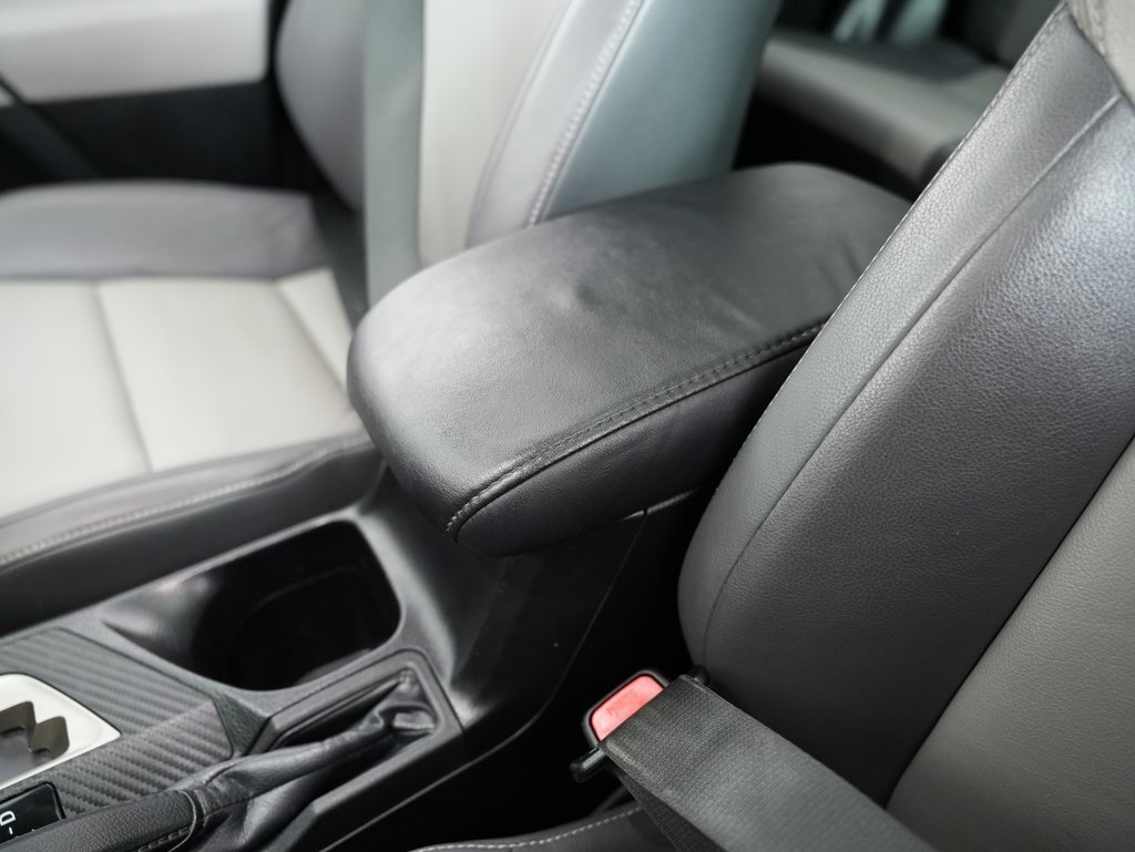 Toyota RAV4 FWD 4dr Limited (Natl) 2015