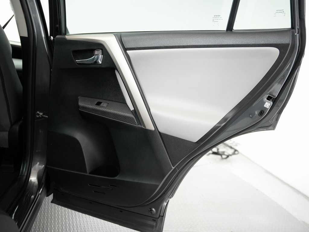 Toyota RAV4 FWD 4dr Limited (Natl) 2015