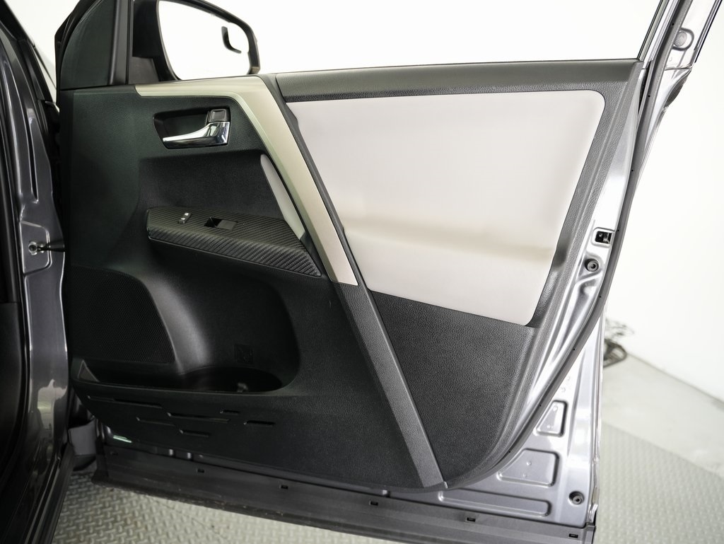 Toyota RAV4 FWD 4dr Limited (Natl) 2015